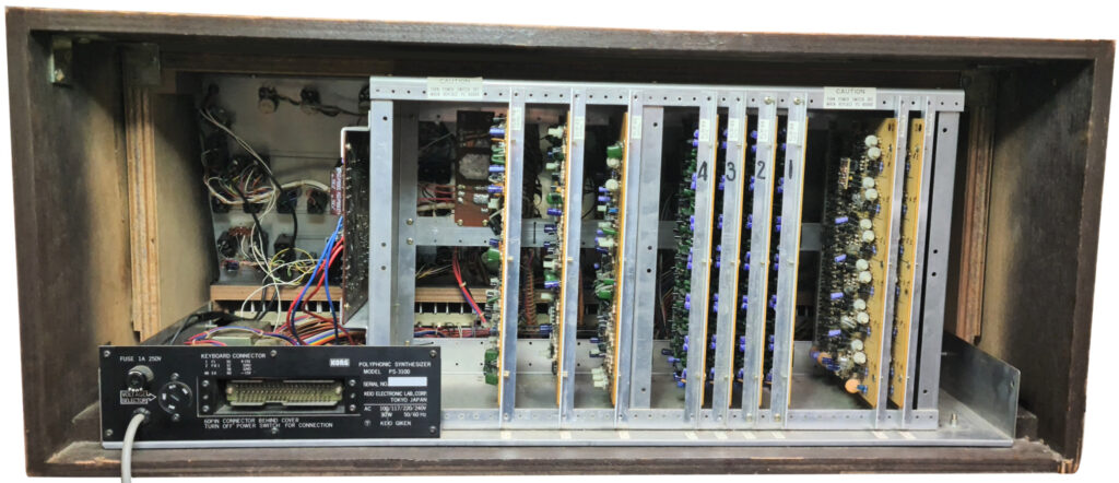 Korg PS-3100 Synthesizer Cabinet Rück-Ansicht