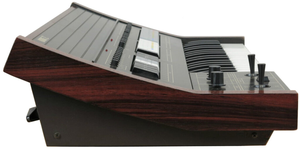 Korg Sigma Synthesizer Seitenansicht